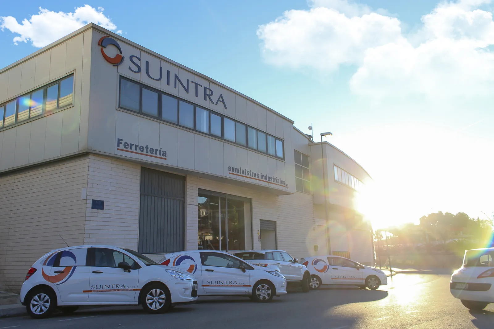 Fachada de SUINTRA en Elda
